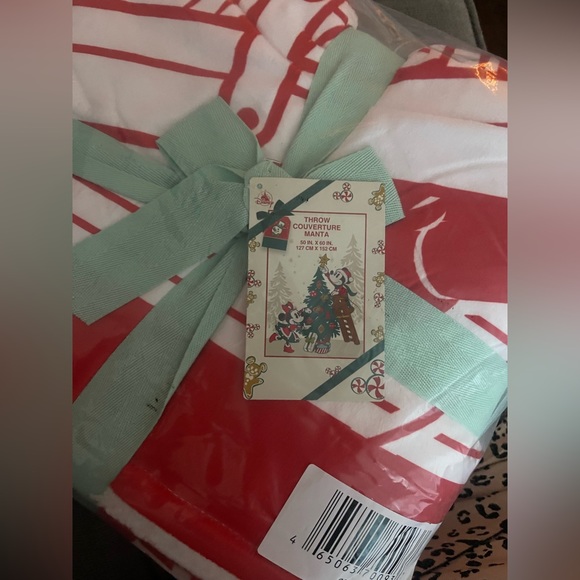 Sold! 2022 Disney holiday blanket - Picture 4 of 4
